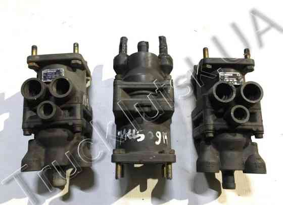 Кран тормозний Mercedes 0481064206, 00243117105, 0481064205, 0024317005 Луцьк