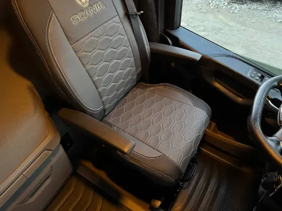 Чохли на сидіння Scania Вінниця